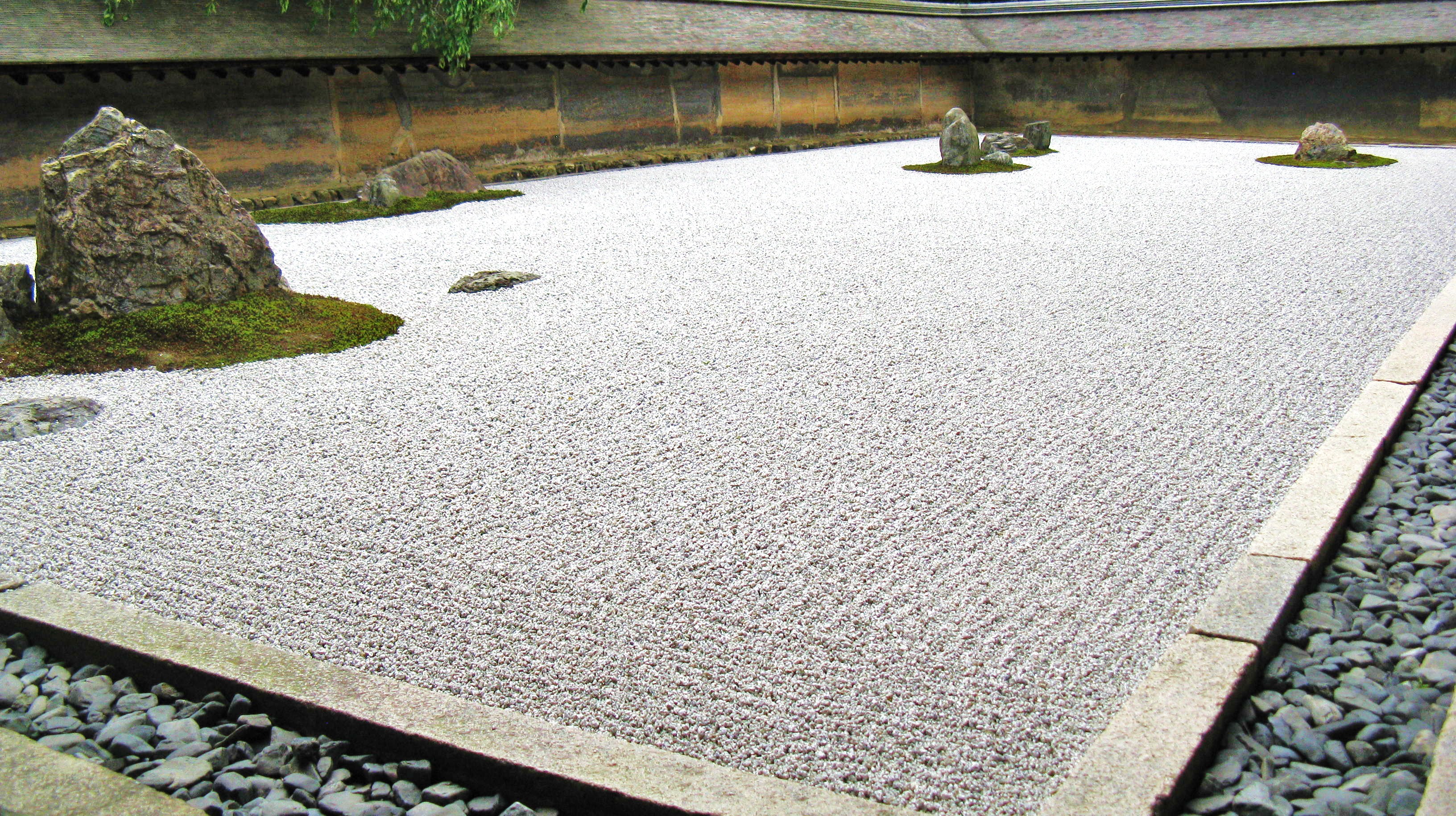 Ryoanji (???): Kyotos Iconic Rock Garden Temple. LetsJapan