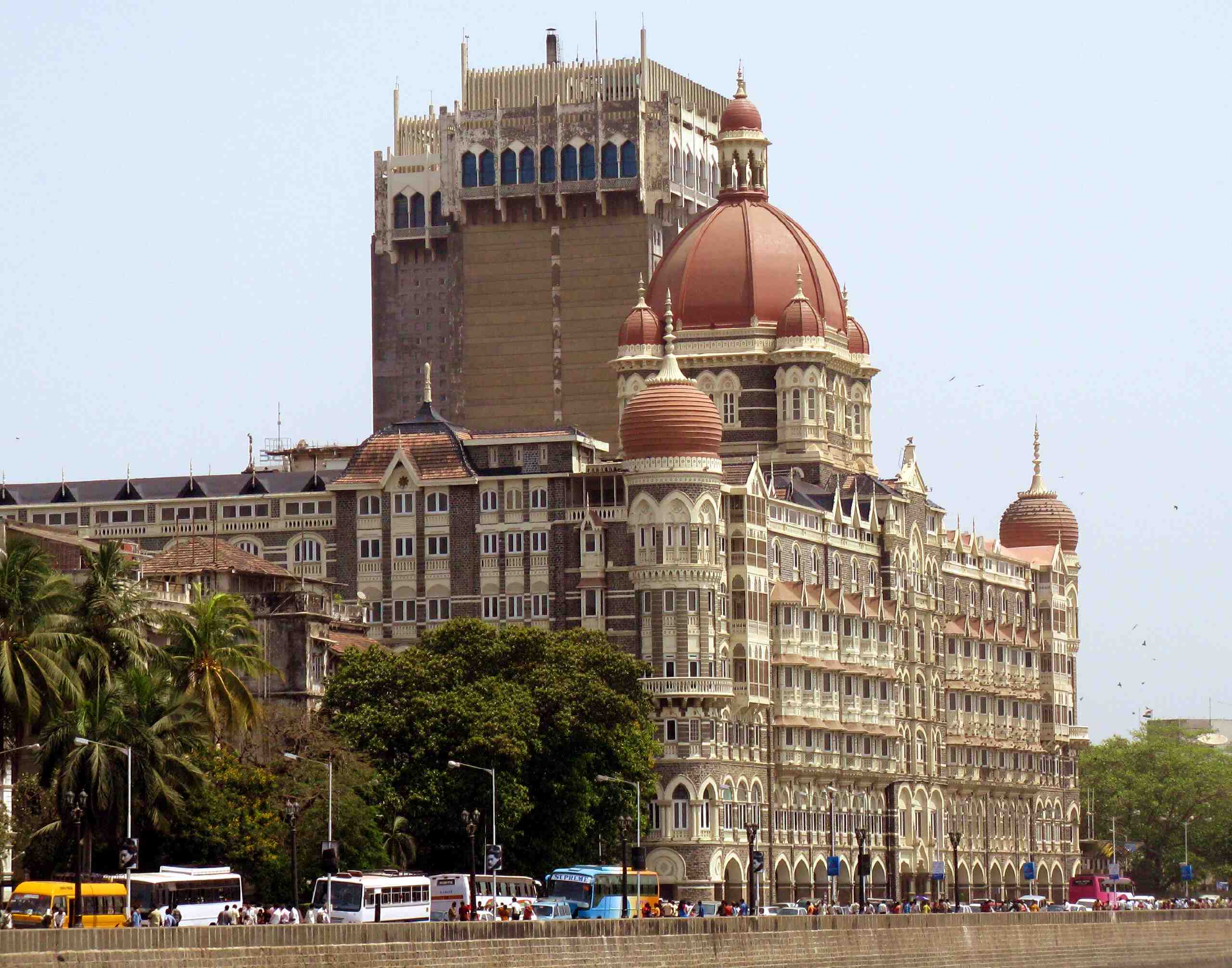 Отель тадж махал 2008. Отель Тадж в Мумбаи. Отель Тадж Махал в Мумбаи памятник. Отель в Индии Мумбаи. Отель Тадж в Бомбей.